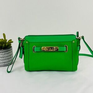 Coach Swagger 21 Green Pebbled Leather Crossbody Shoulder Bag Gold Hardware